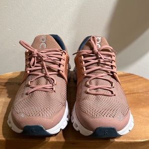 On Running Cloudswift Women’s Tennis Shoe